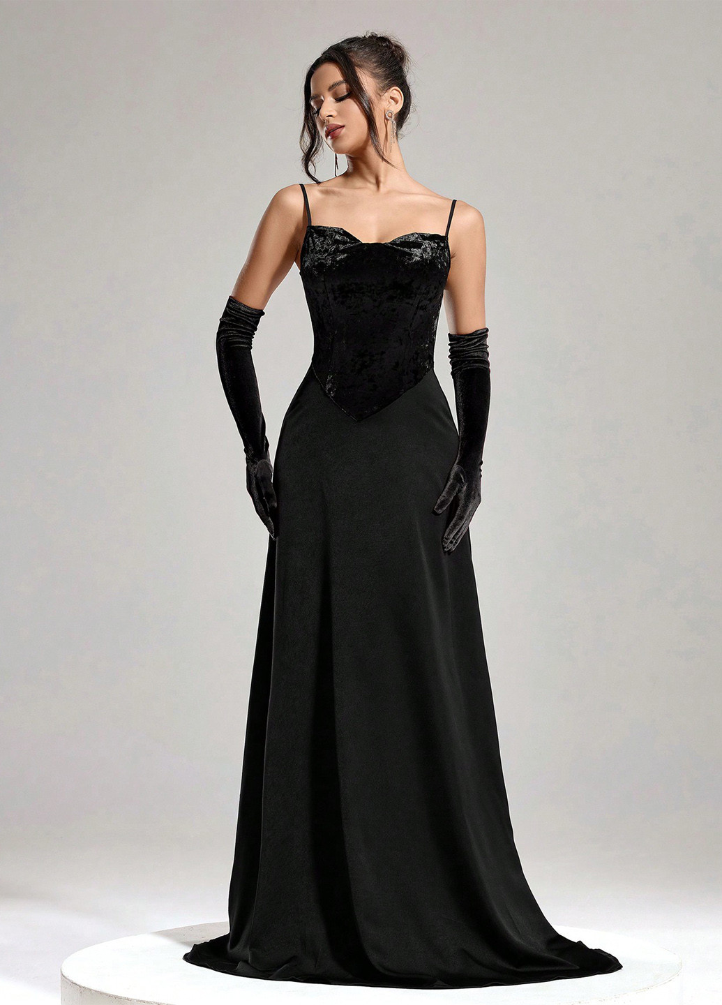 Черное праздничный, вечернее платье со шлейфом, а-силуэт, с корсетом SHEIN однотонное