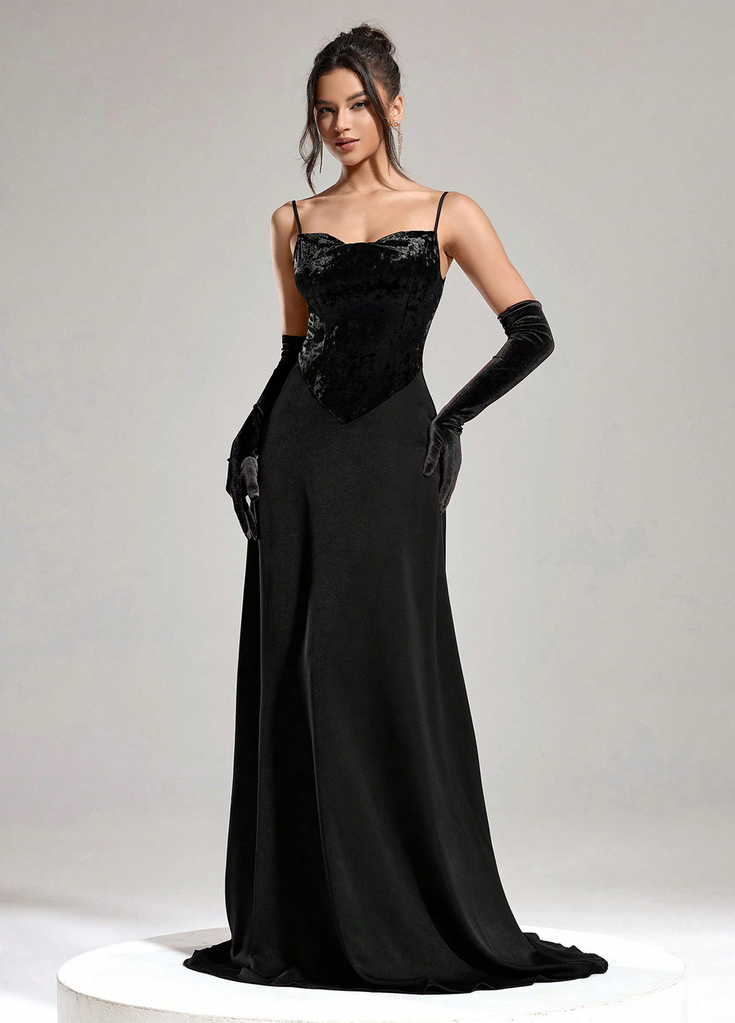 Черное праздничный, вечернее платье со шлейфом, а-силуэт, с корсетом SHEIN однотонное