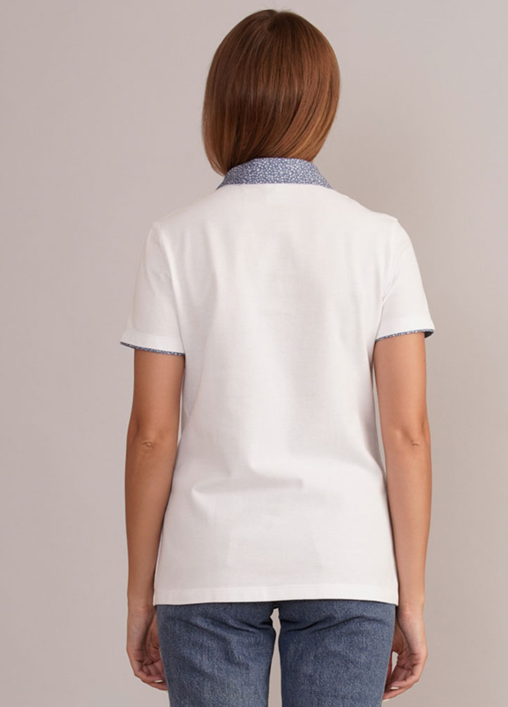 Белая женская футболка-поло Promin. однотонная