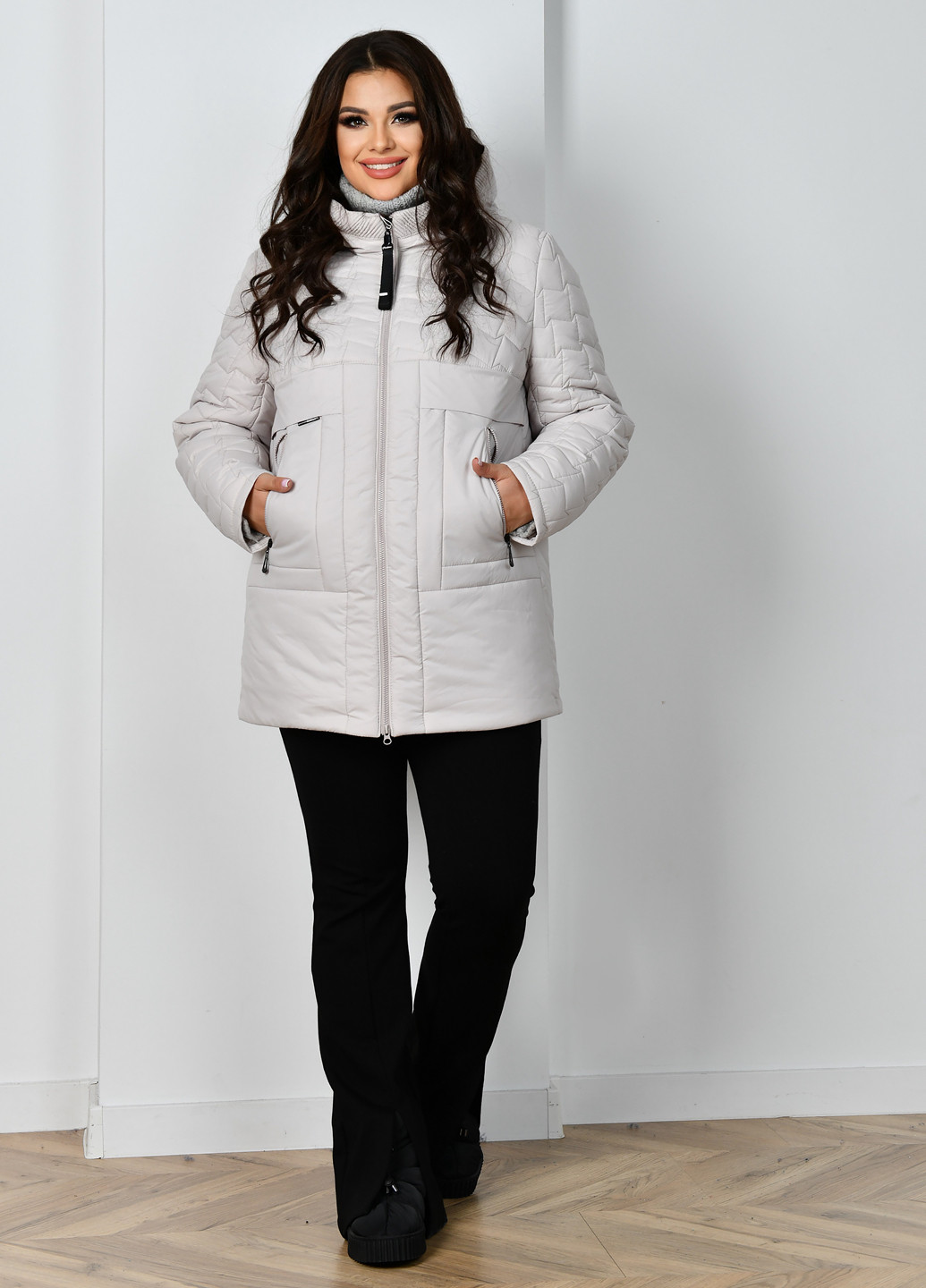 Светло-серая зимняя куртка SAMANTI
