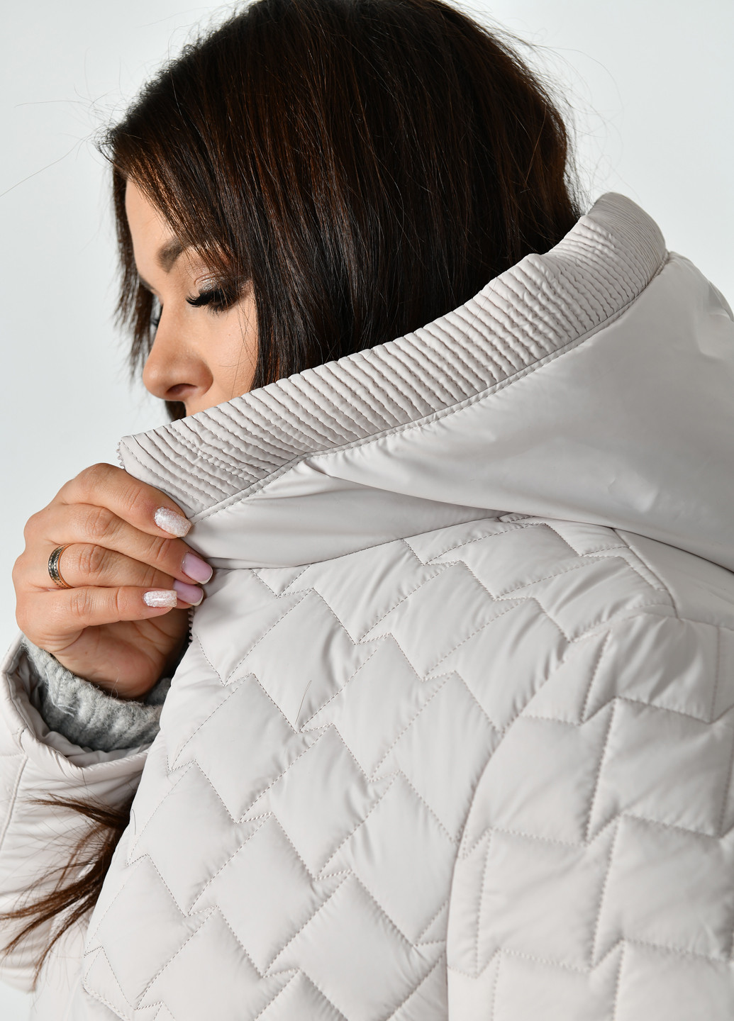 Светло-серая зимняя куртка SAMANTI