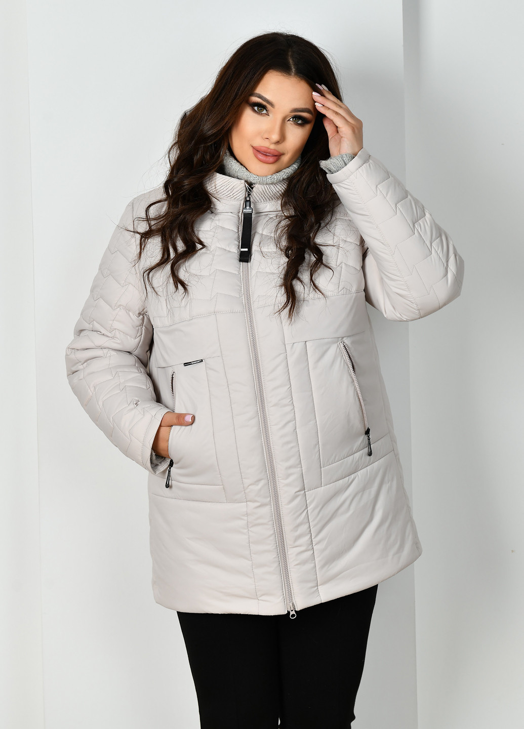 Светло-серая зимняя куртка SAMANTI