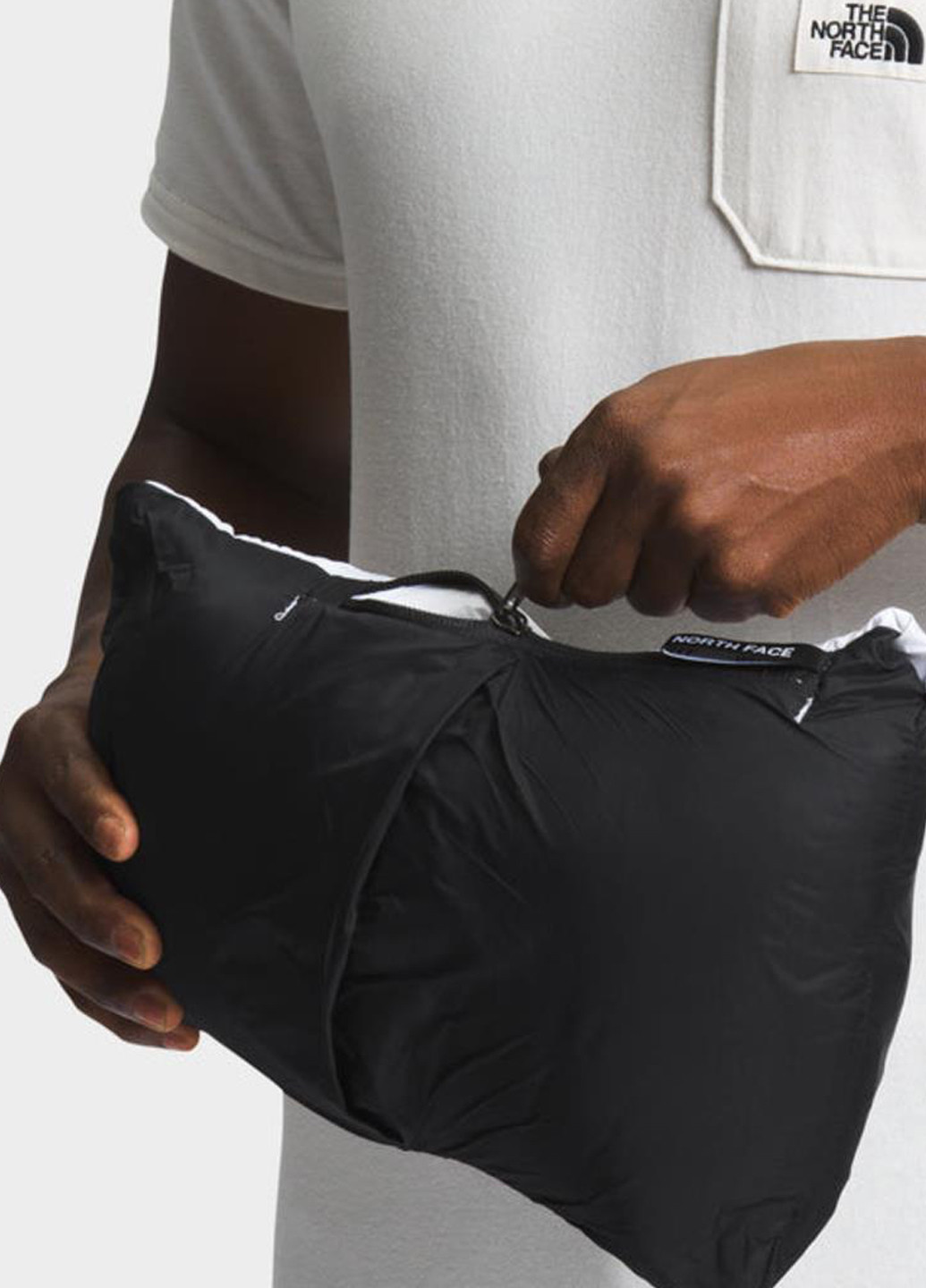 Біла зимня куртка nf0a3c8dla9 The North Face 1996 Retro Nuptse