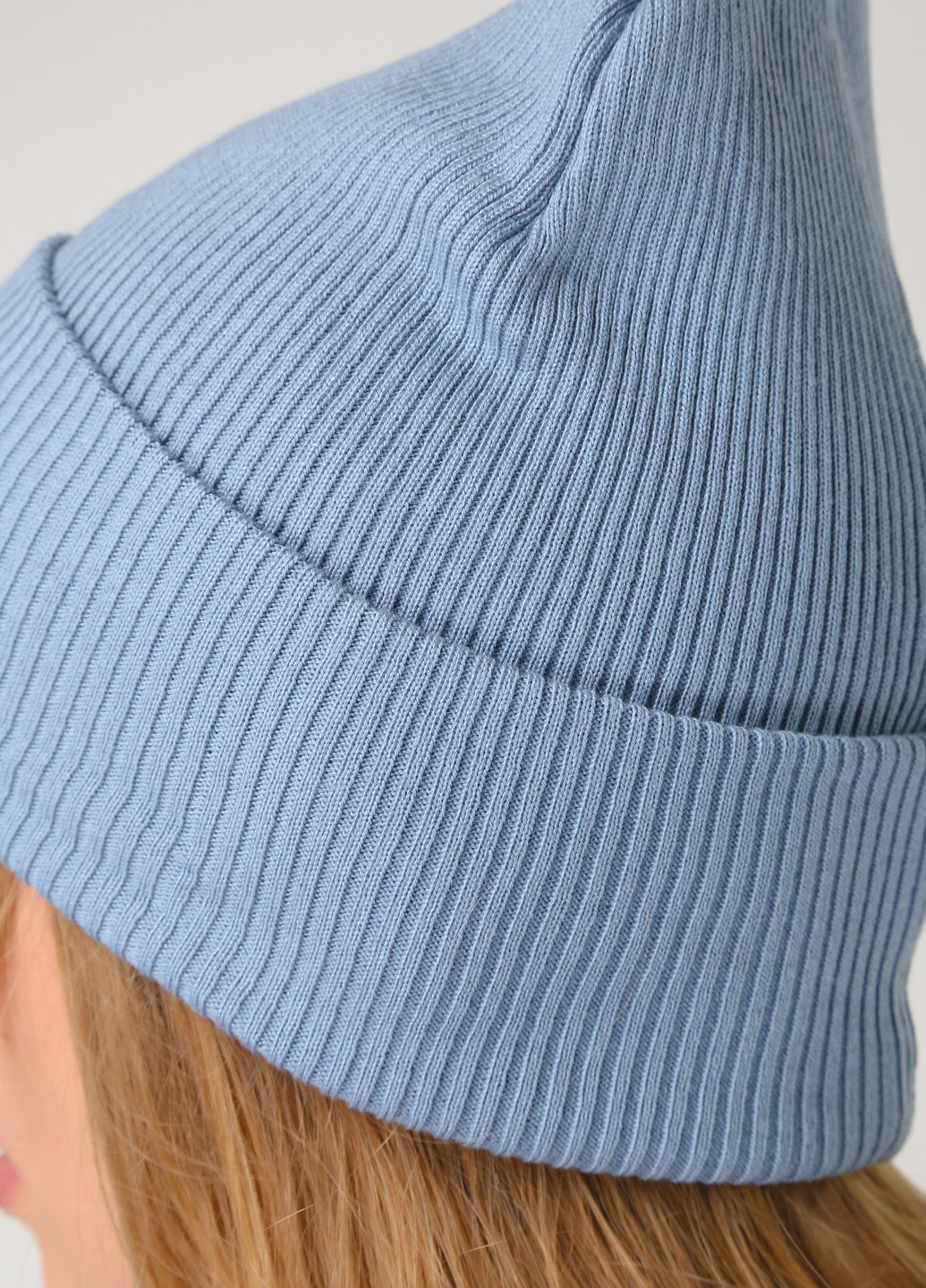 Качественная хлопковая осенняя женская шапка без подкладки 370044 Merlini однотонная голубая
