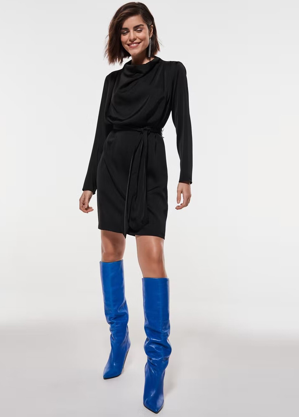 Черное кэжуал платье Gina Tricot однотонное