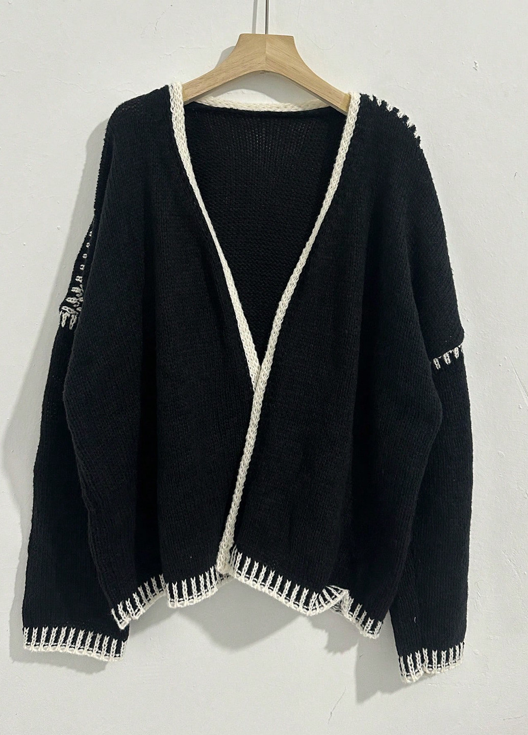 Черно-белый демисезонный кардиган SHEIN