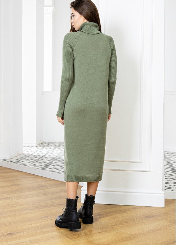 Оливковое кэжуал вязаное платье "софи" - оливковый Prima Fashion Knit однотонное