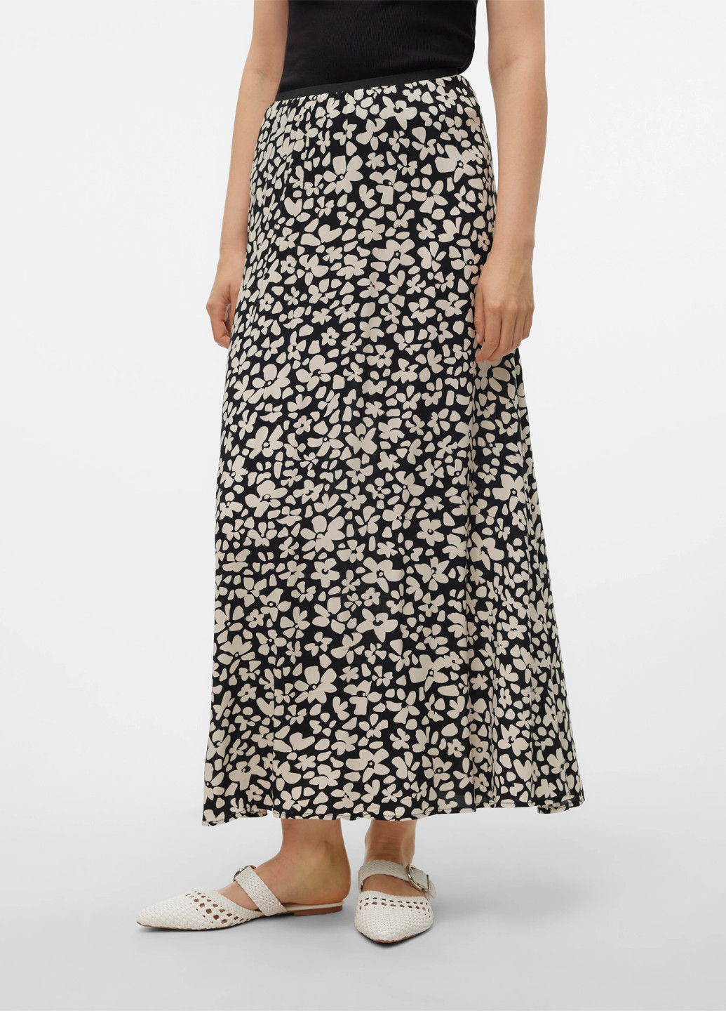 Черная кэжуал цветочной расцветки юбка Vero Moda а-силуэта (трапеция)