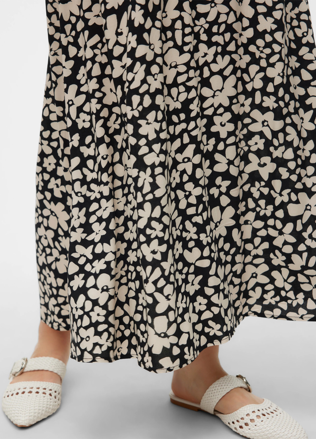 Черная кэжуал цветочной расцветки юбка Vero Moda а-силуэта (трапеция)