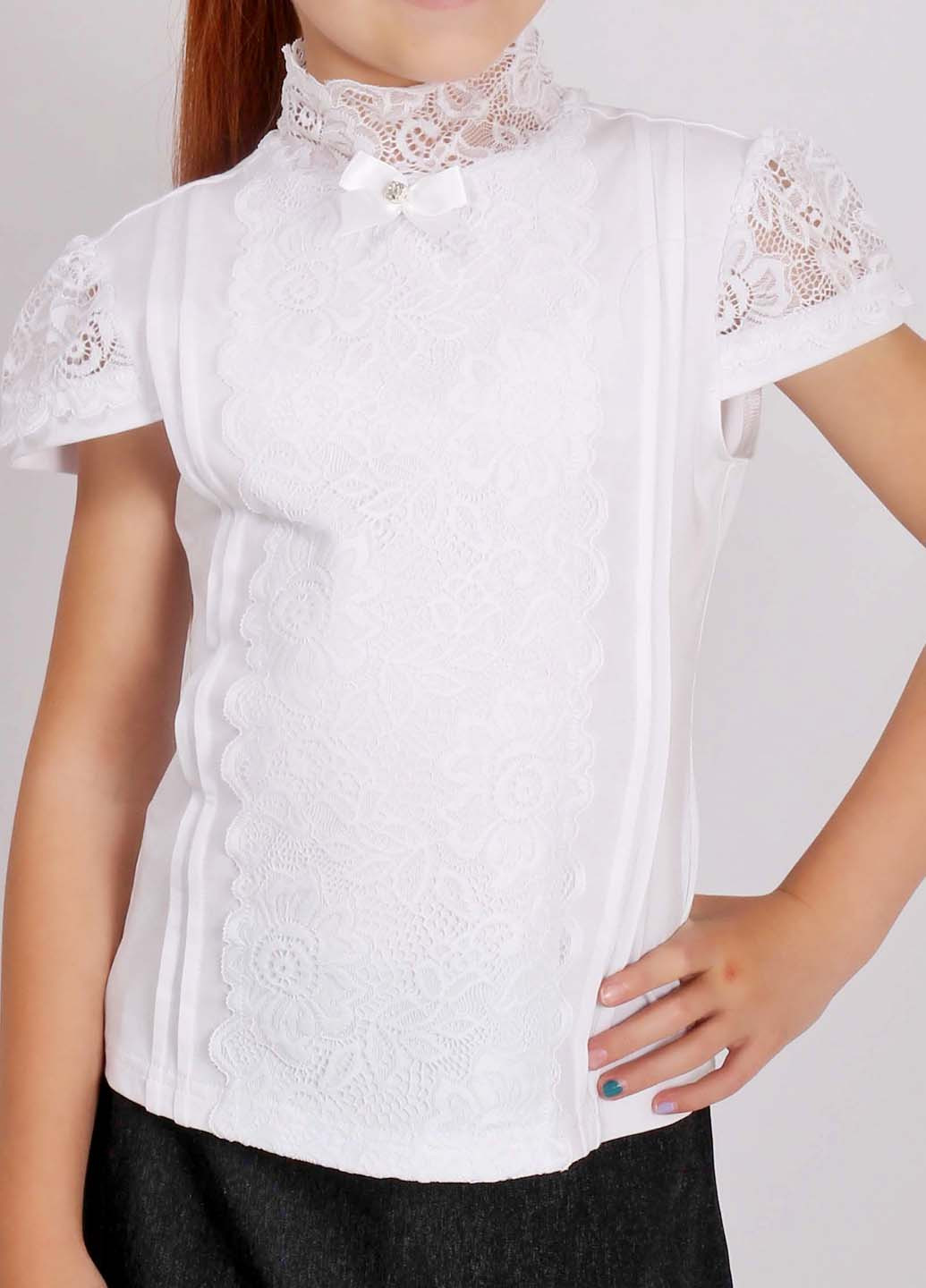 Белая однотонная блузка с коротким рукавом Glamorous весенняя