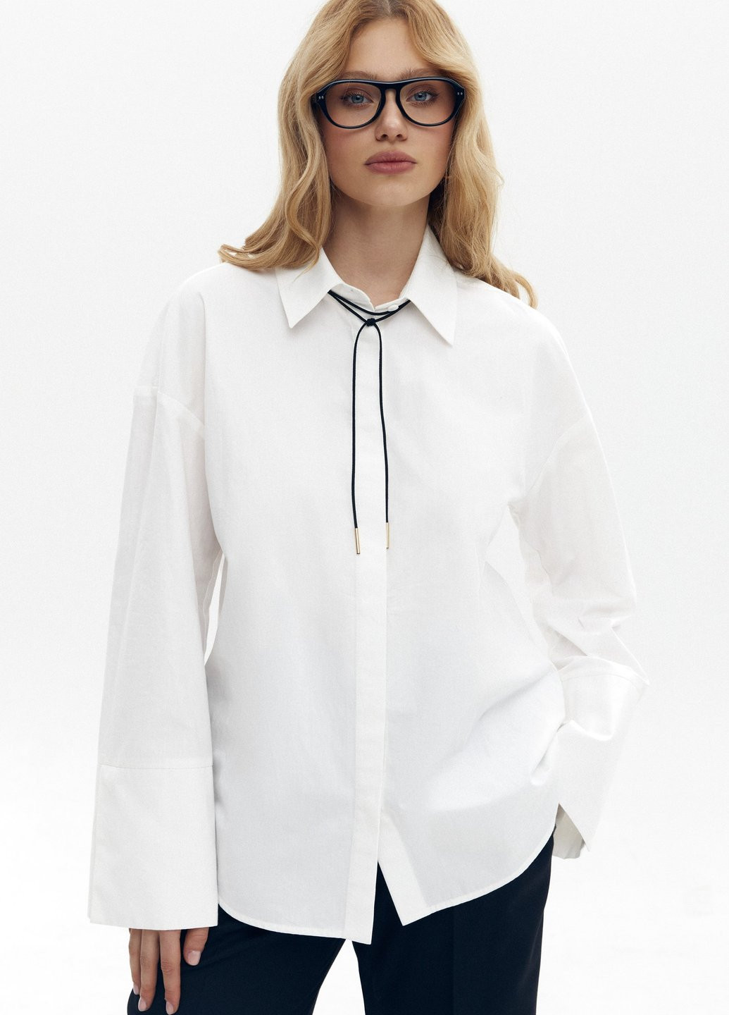 Молочная кэжуал рубашка однотонная Gepur