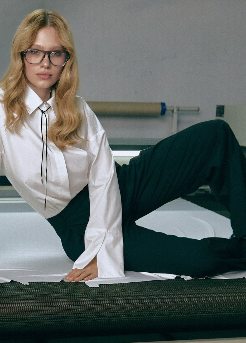 Молочная кэжуал рубашка однотонная Gepur