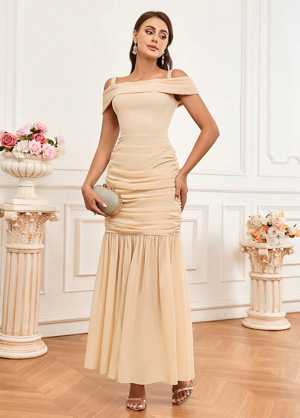 Світло-бежева вечірня сукня з відкритими плечима, годе SHEIN однотонна