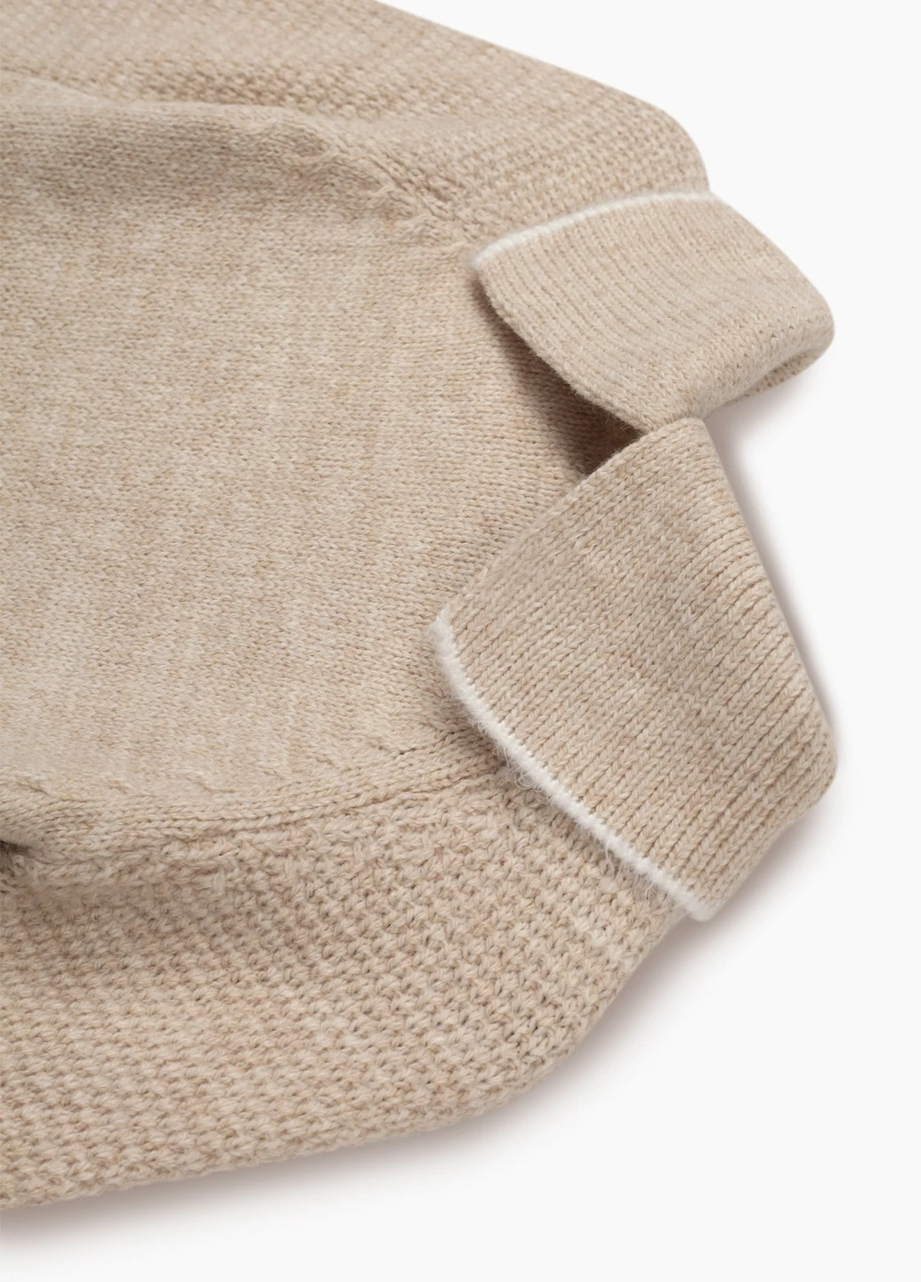 Бежевый зимний свитер Safari