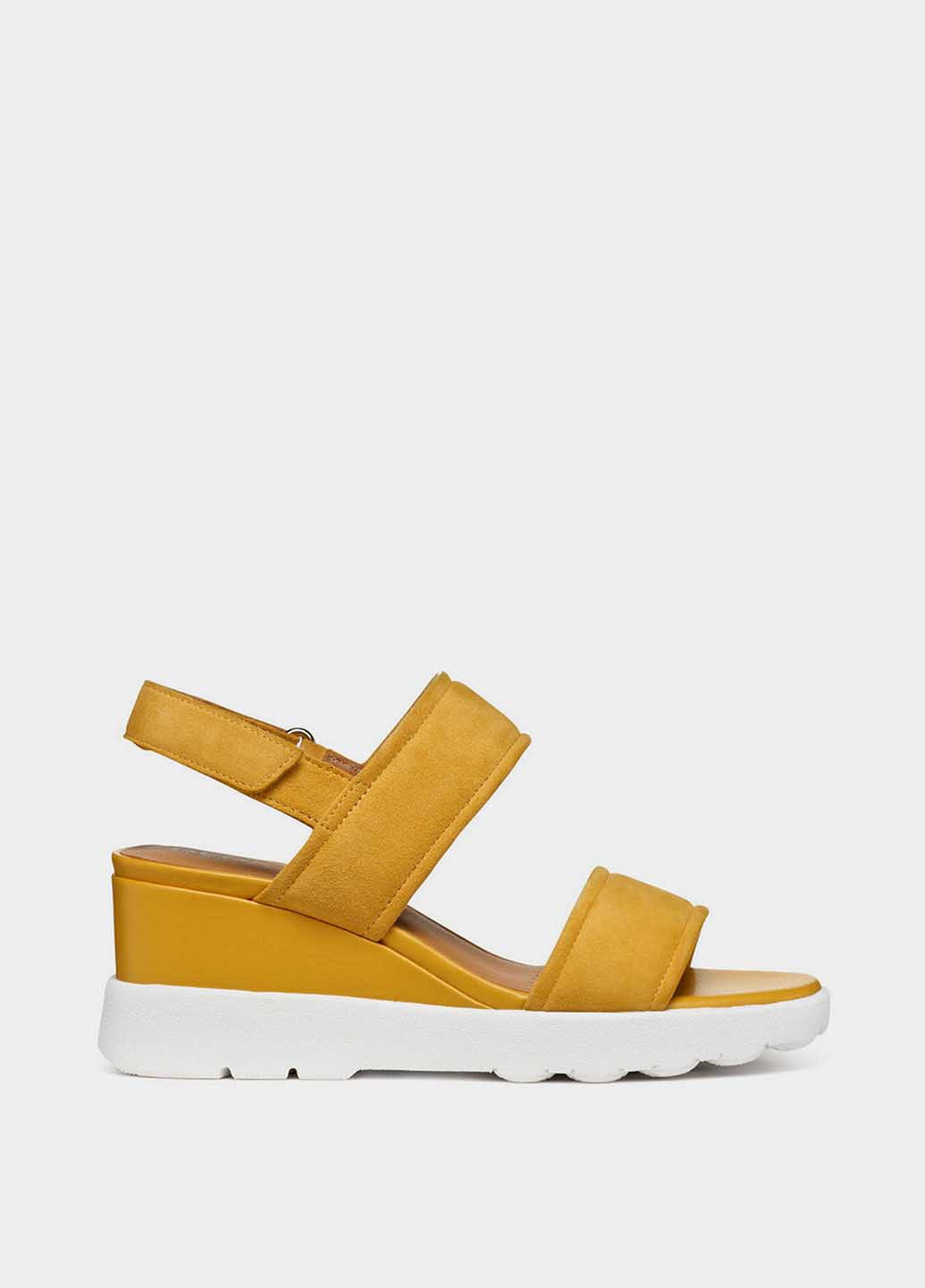 Желтые босоножки Geox на липучке с белой подошвой