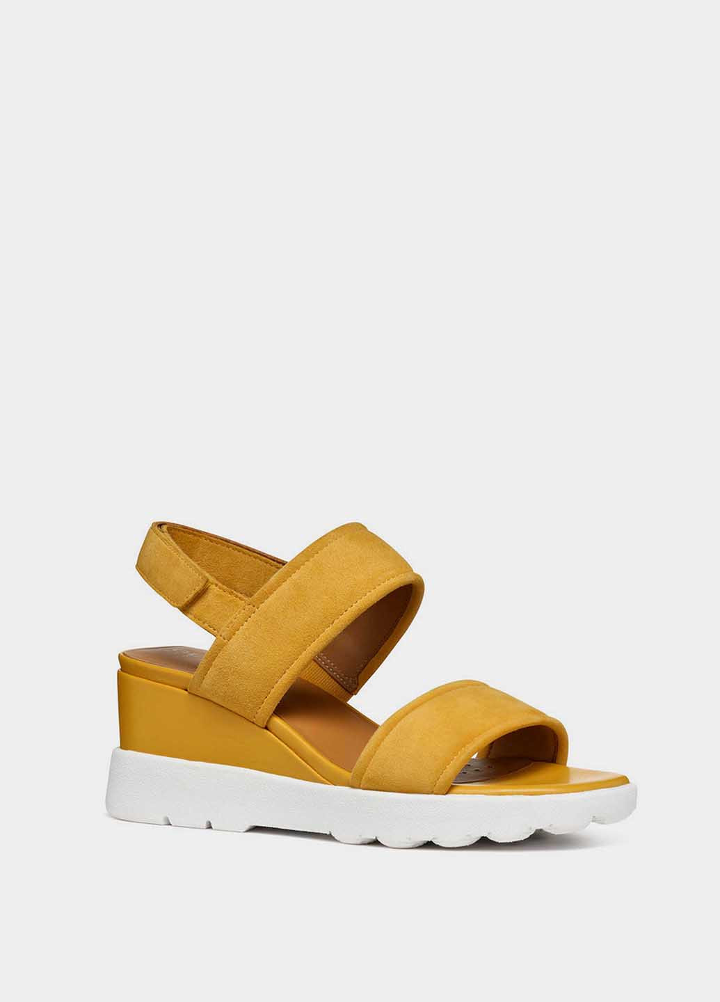 Желтые босоножки Geox на липучке с белой подошвой