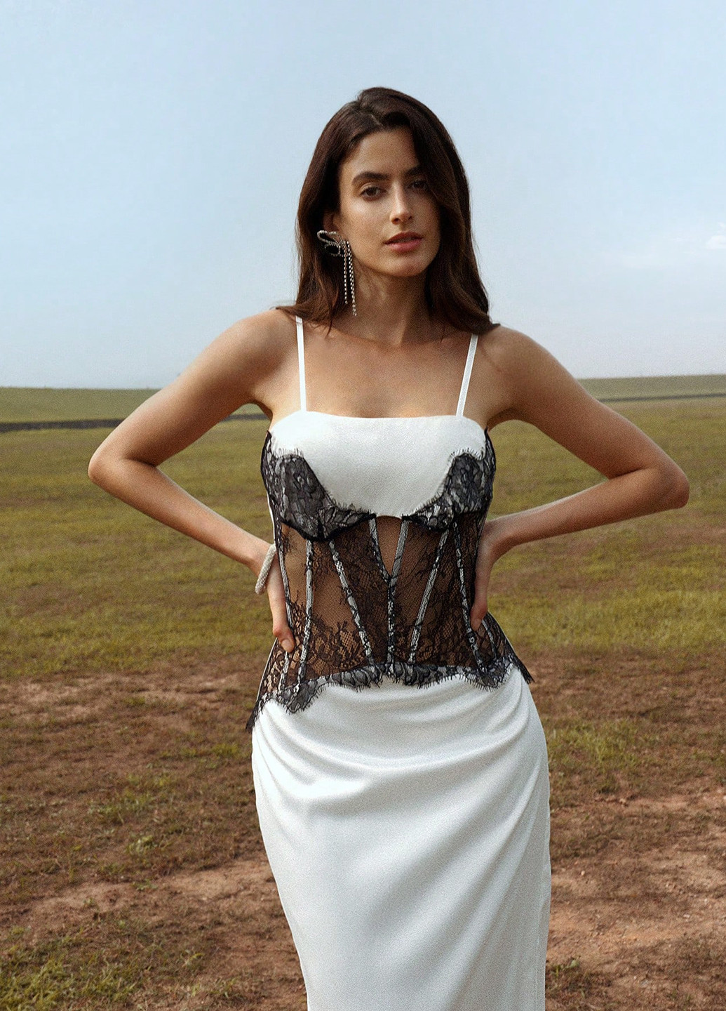 Белое вечернее платье с корсетом, силуэтная SHEIN однотонное