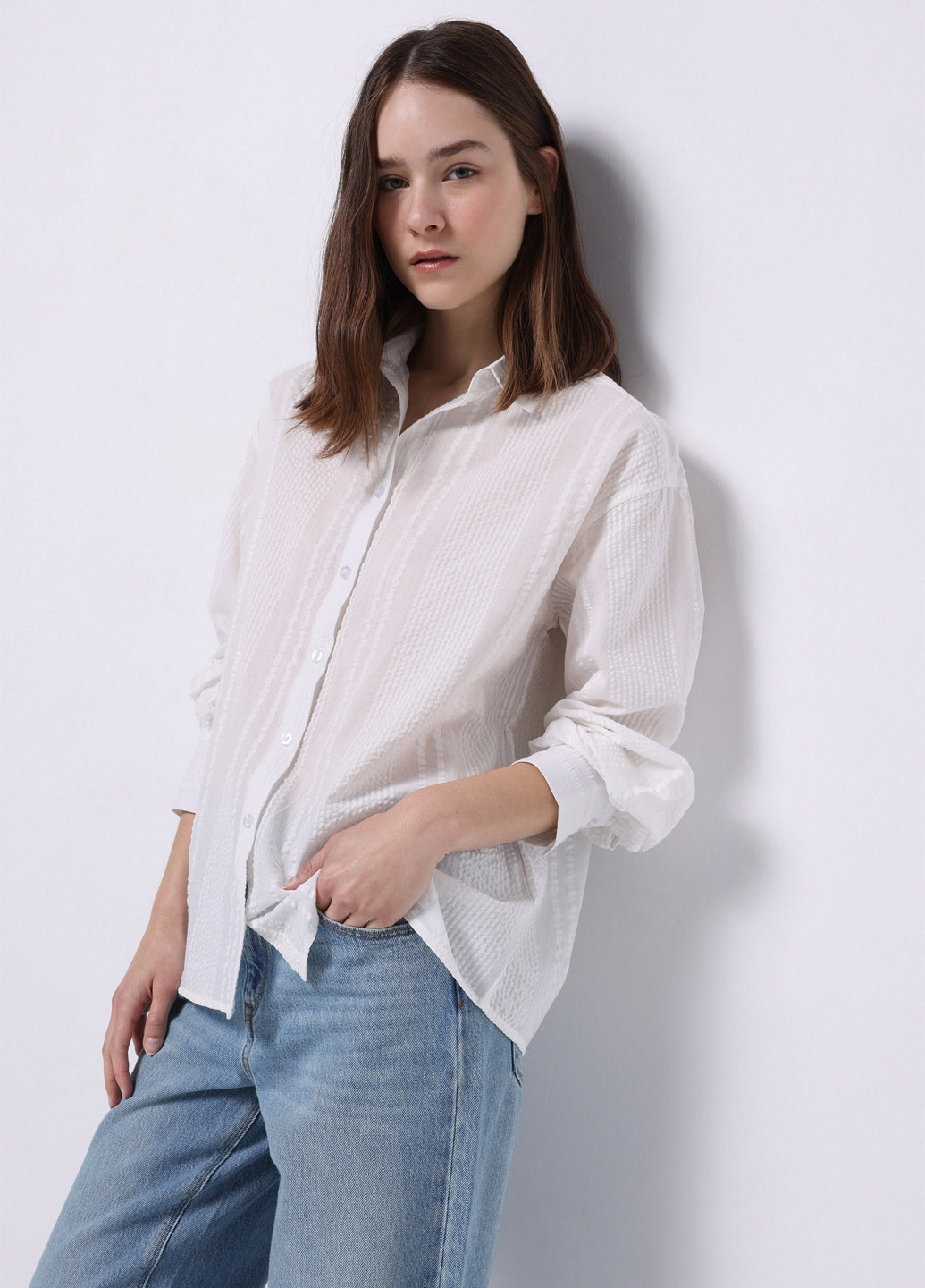 Белая кэжуал рубашка однотонная Colin's