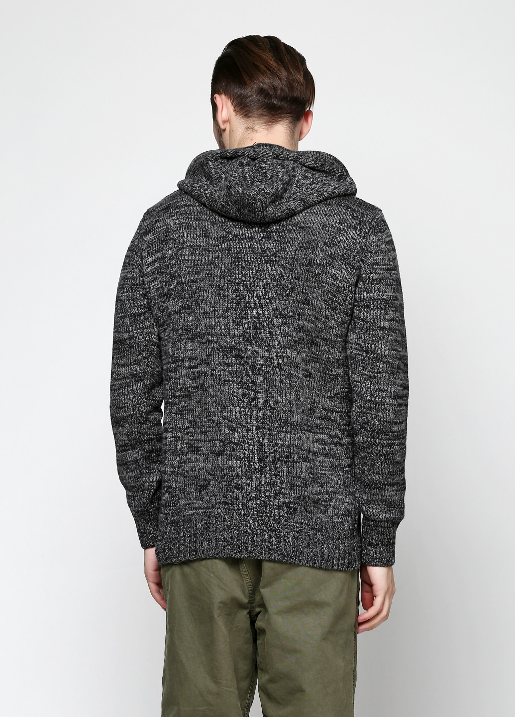 Серый демисезонный свитер Solid