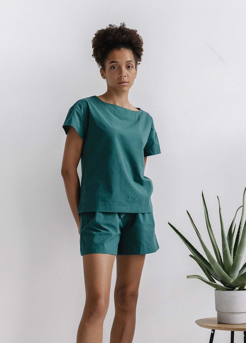 Изумрудная всесезон пижама женская с шортами smaragd (m) футболка + шорты Leglo