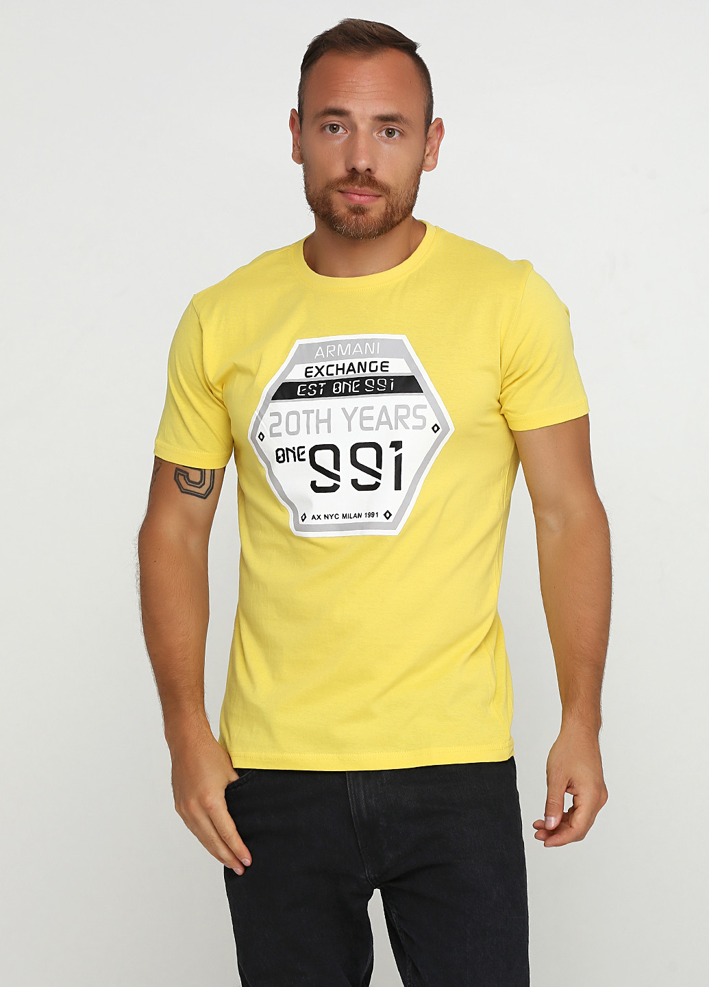 Желтая футболка Armani Exchange
