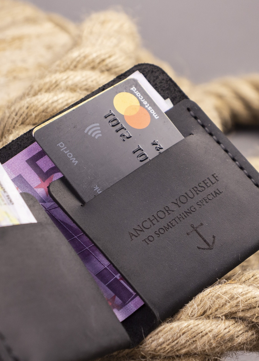 Тонкий дизайнерський гаманець у стилі мінімалізм з натуральної італійської шкіри - Чорний Anchor Stuff triplet (252664952)