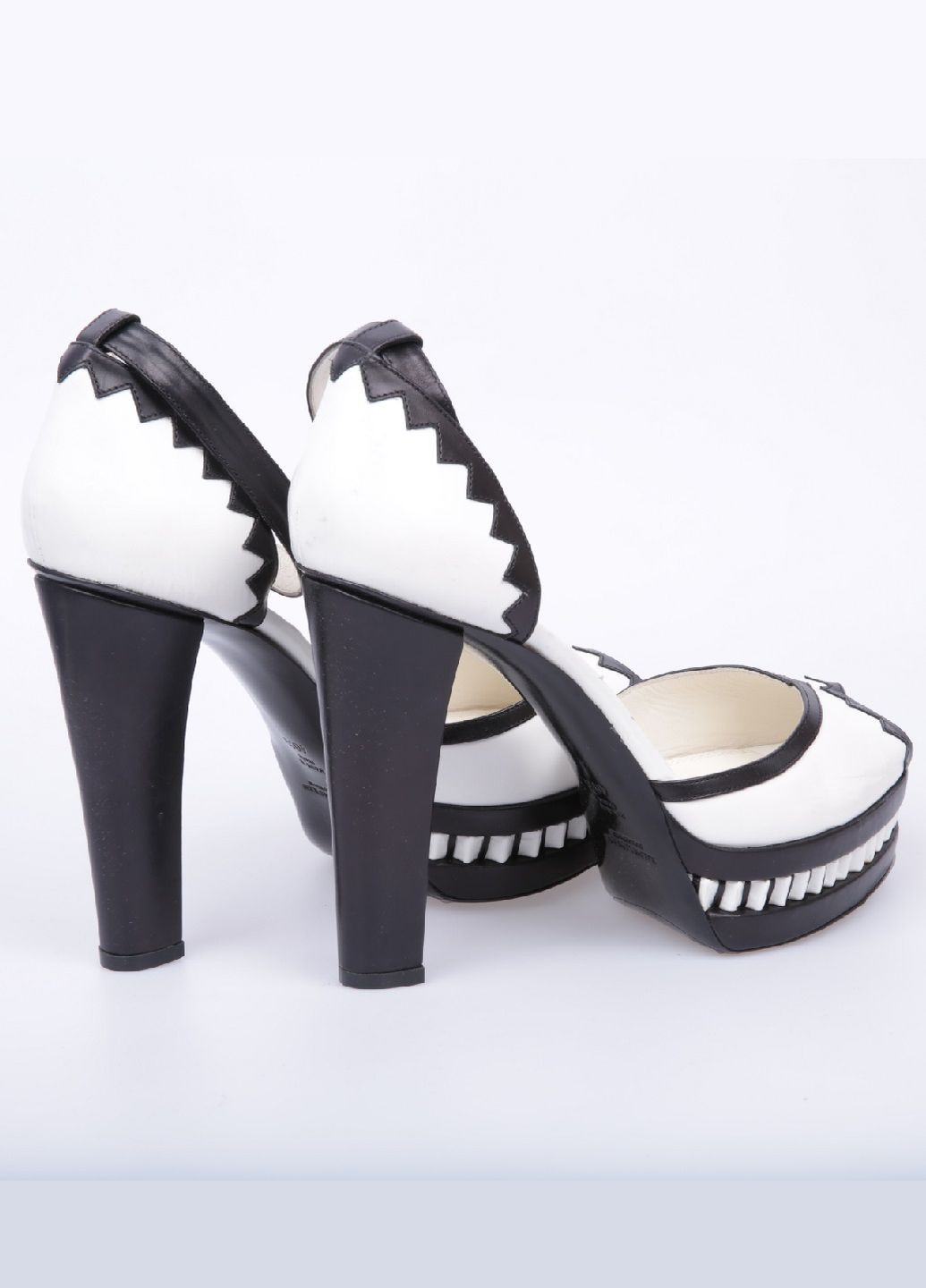 Черно-белые босоножки Ralph Lauren с ремешком