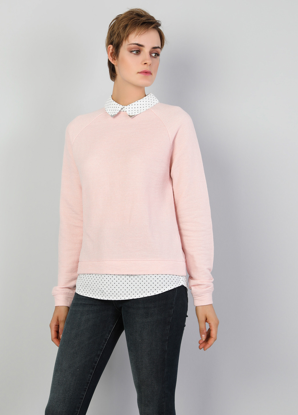 Светло-розовый демисезонный свитер джемпер Colin's
