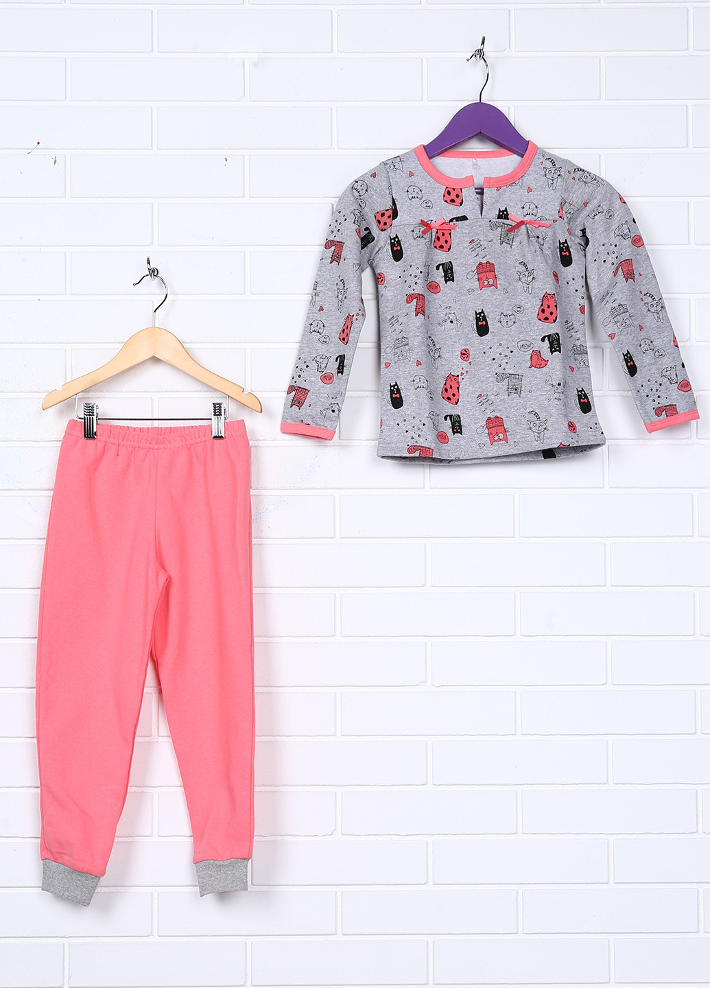 Рожевий демісезонний комплект (лонгслив, брюки) Фабрика наш одяг