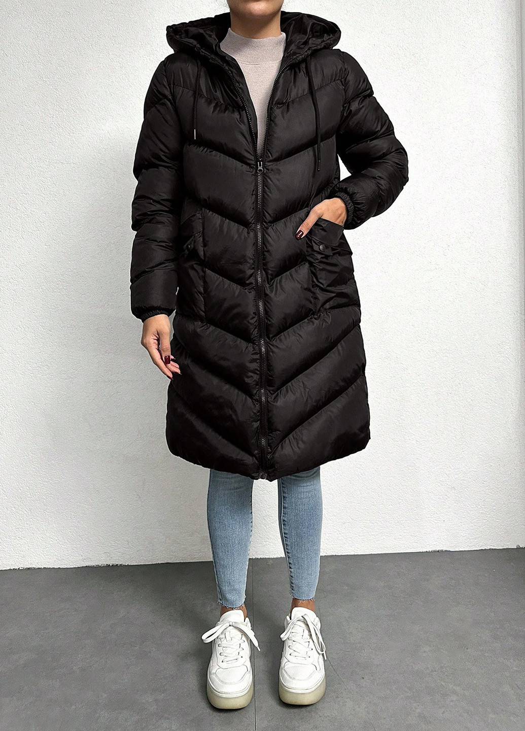 Черная демисезонная куртка SHEIN