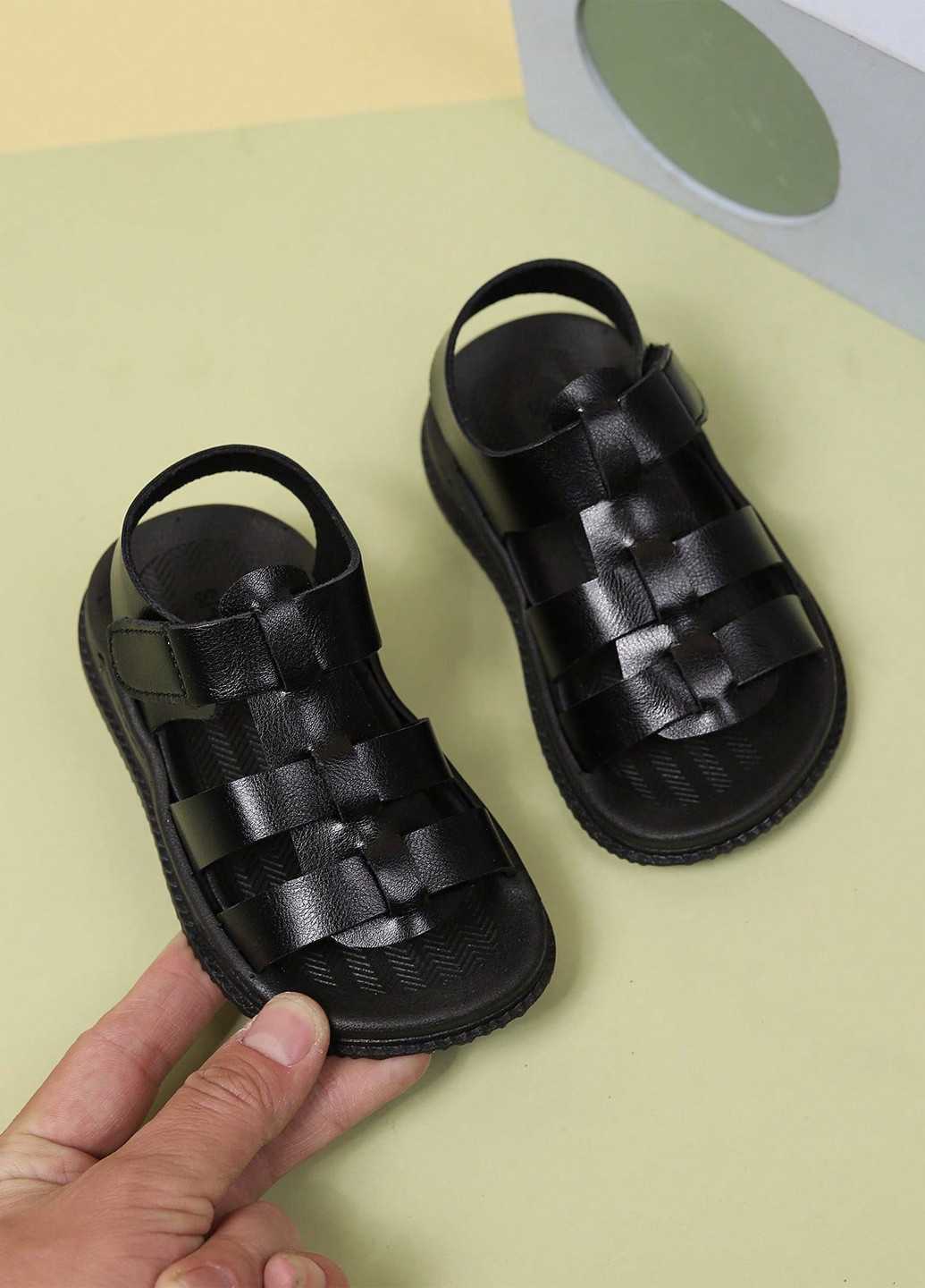 Черные кэжуал сандалии SHEIN на липучке