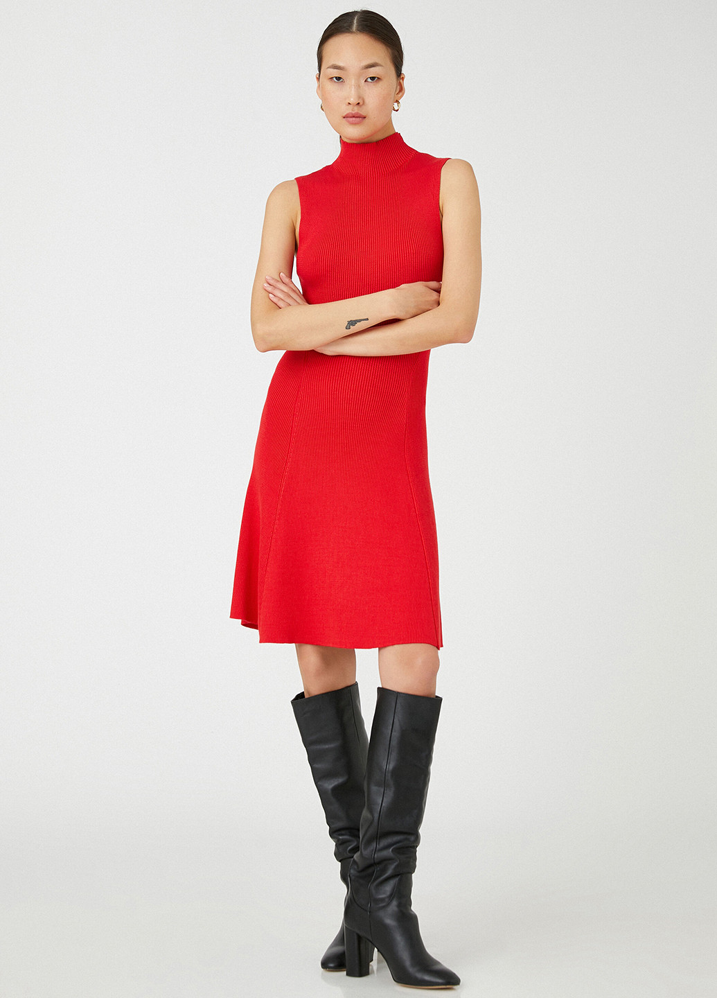 Красное кэжуал платье с открытыми плечами KOTON однотонное