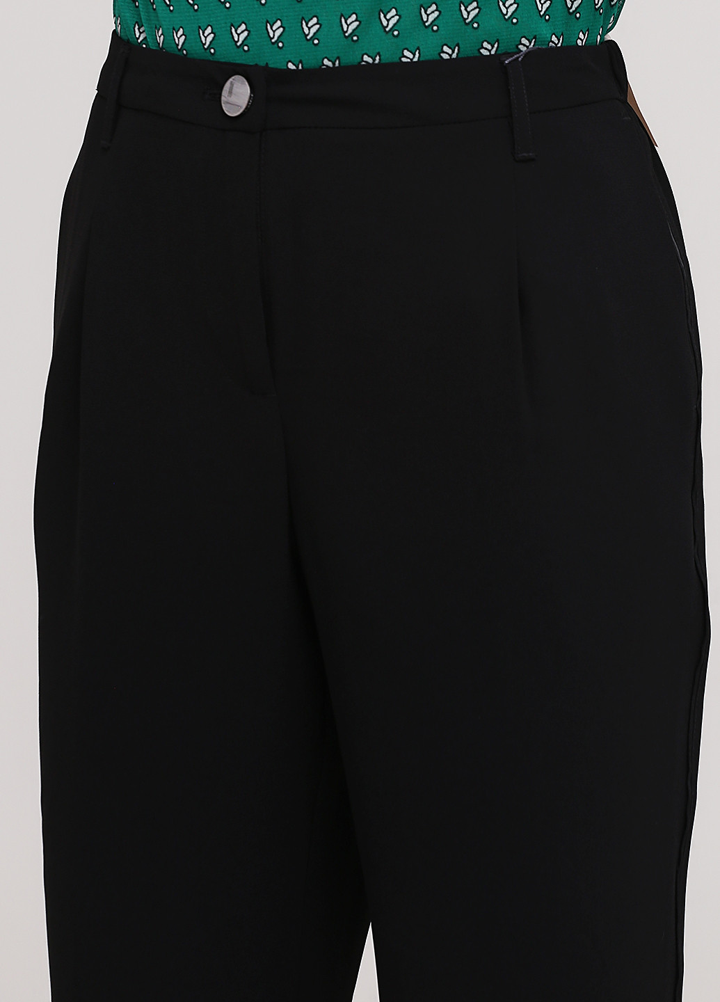 Черные кэжуал демисезонные зауженные брюки Triangle
