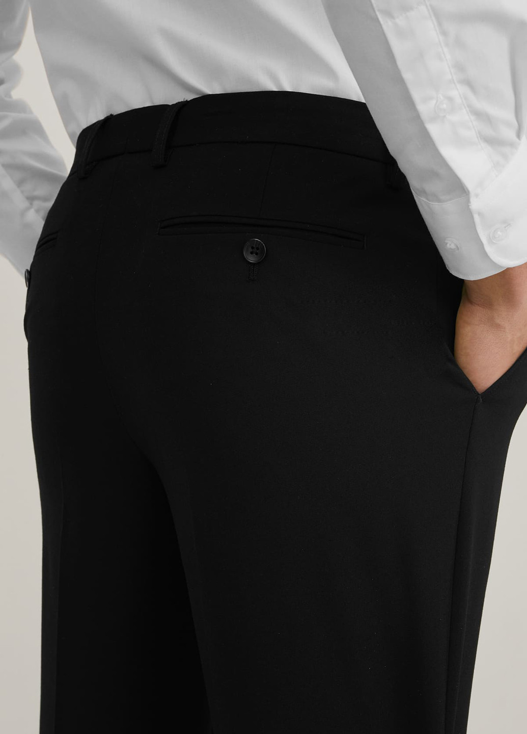 Черные классические демисезонные зауженные брюки C&A