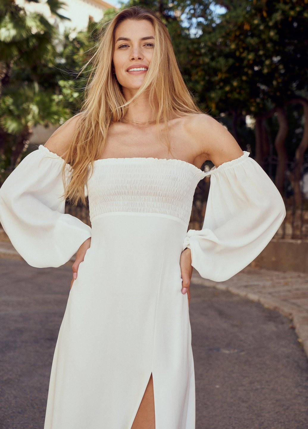 Білий кежуал сукня з відкритими плечима Gepur однотонна
