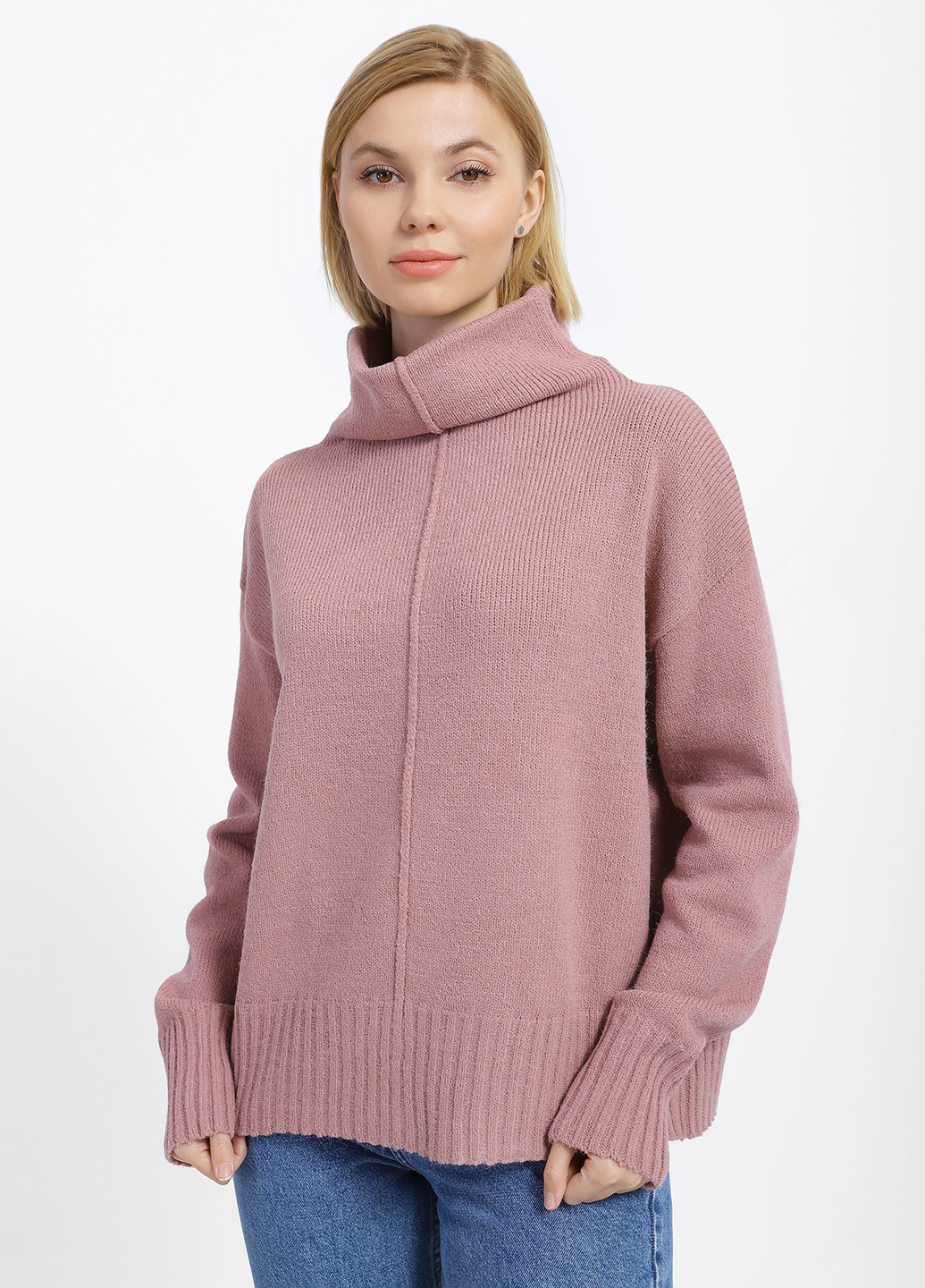 Пудровый зимний свитер Sewel