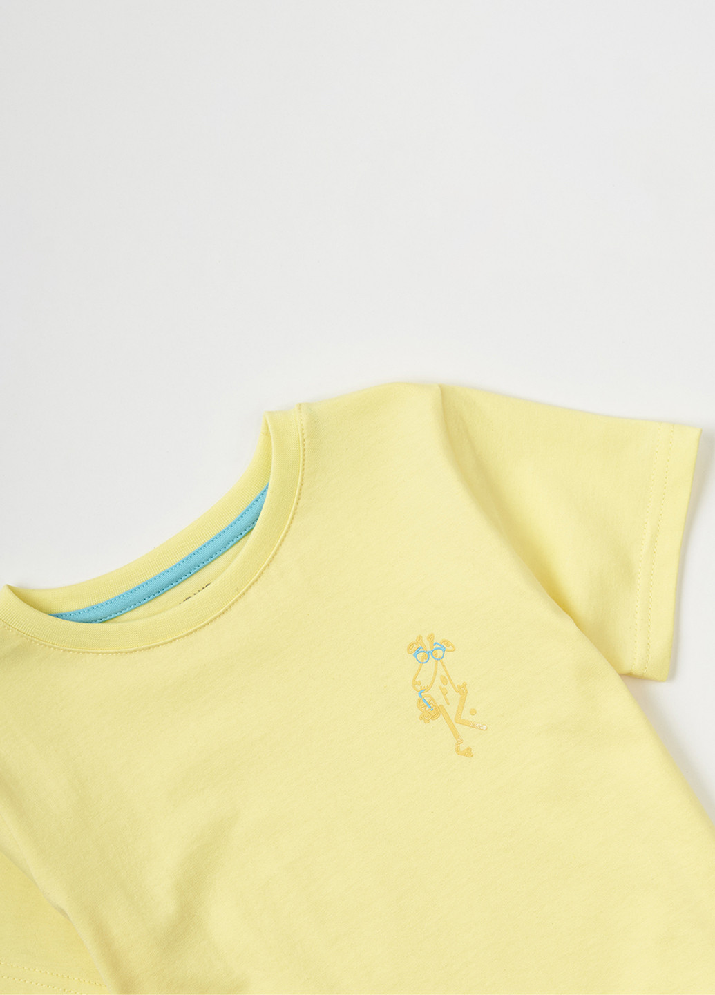 Светло-желтая летняя футболка KRAKO