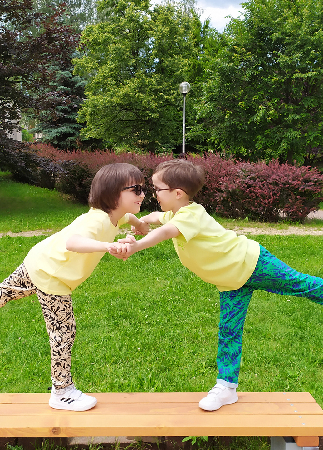 Светло-желтая летняя футболка KRAKO