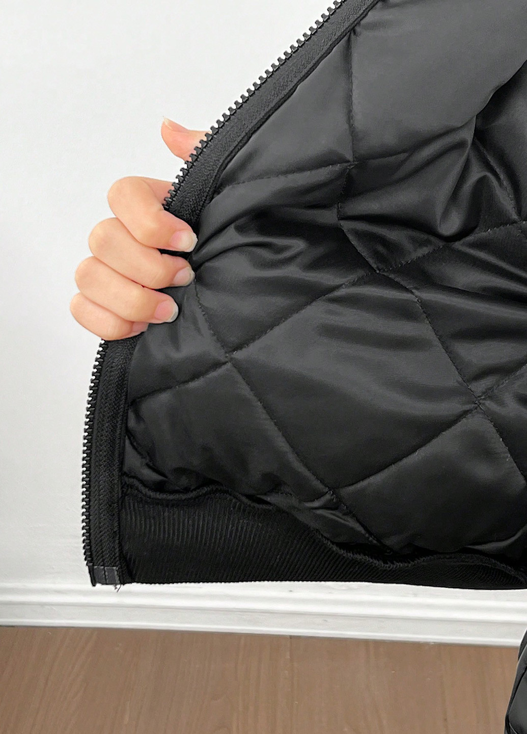 Чорна демісезонна куртка SHEIN