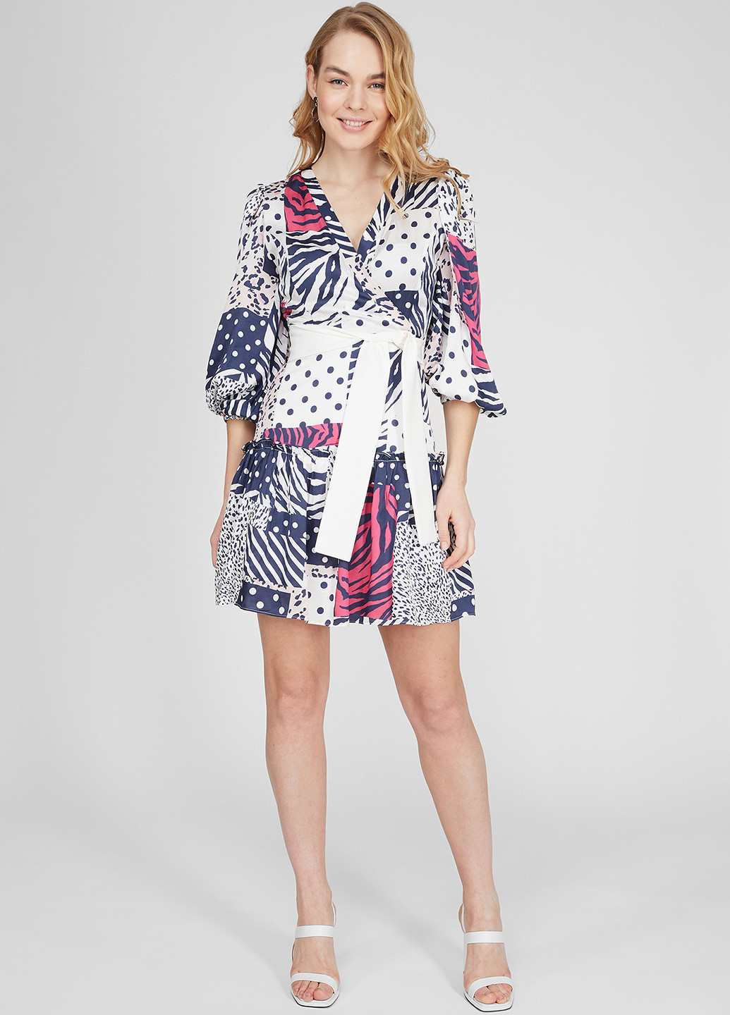 Фиолетовое кэжуал платье клеш, на запах Babylon с абстрактным узором