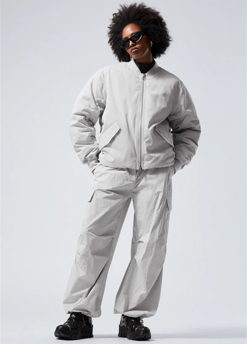 Светло-серая демисезонная куртка Weekday