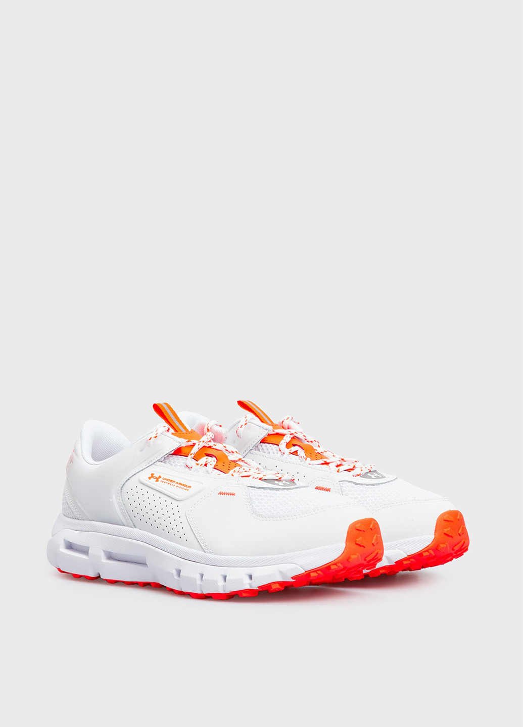 Белые демисезонные кроссовки Under Armour