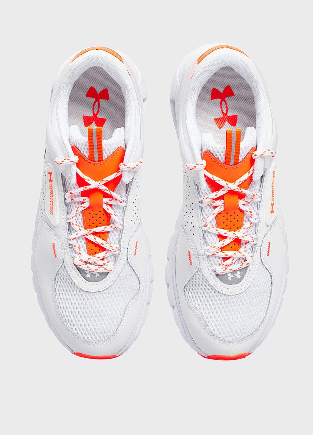 Белые демисезонные кроссовки Under Armour