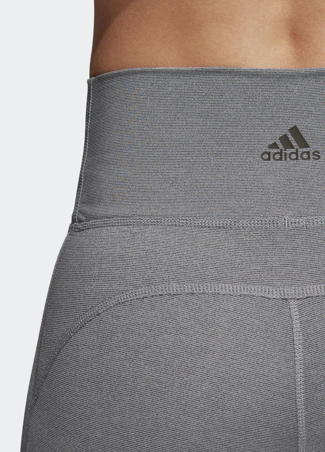 Светло-серые демисезонные леггинсы adidas