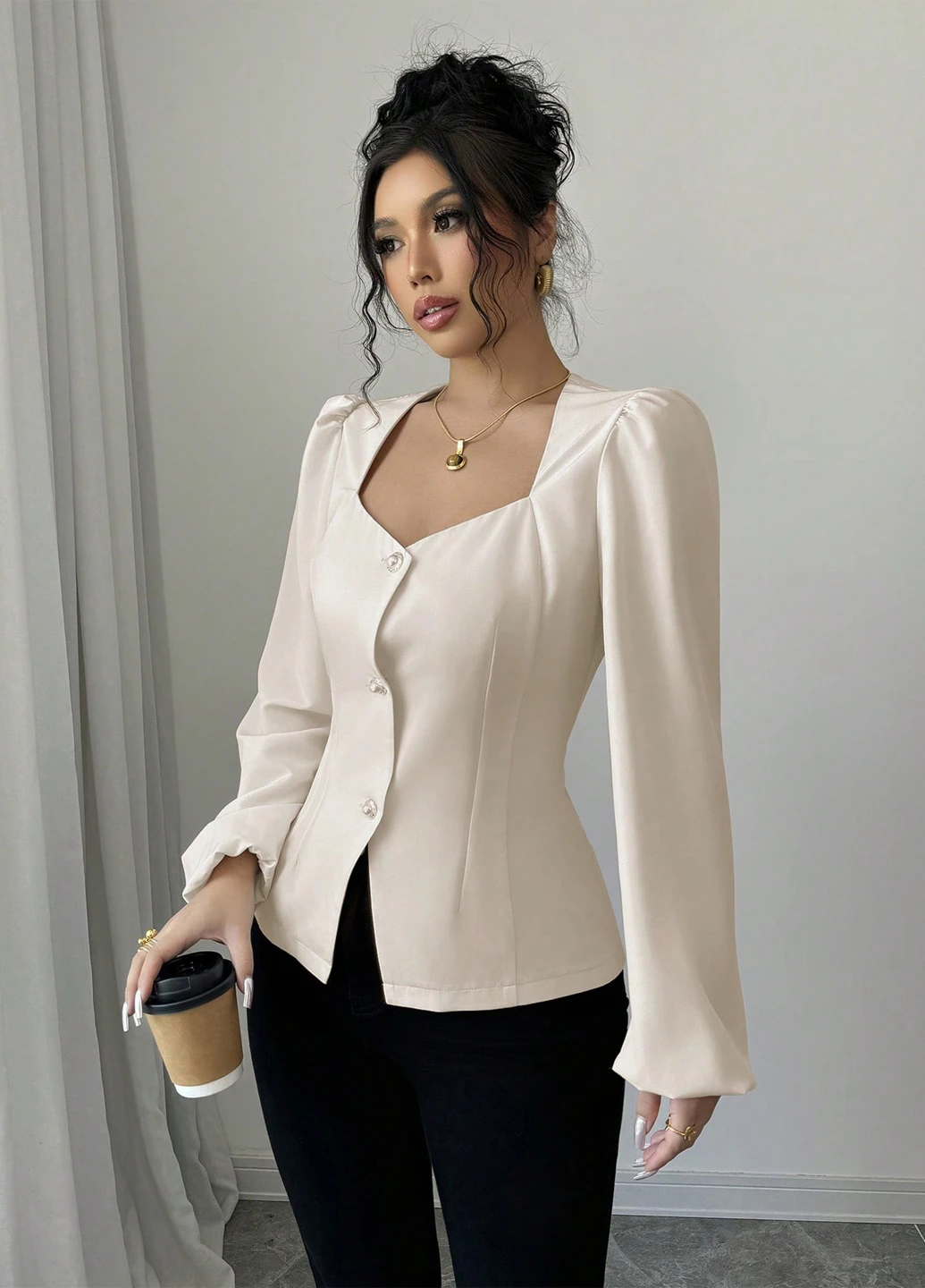 Бежева блуза SHEIN