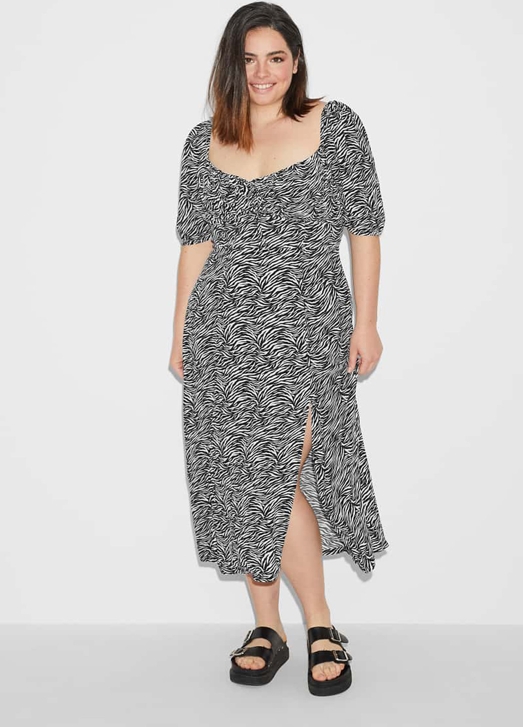 Черно-белое кэжуал платье C&A с абстрактным узором