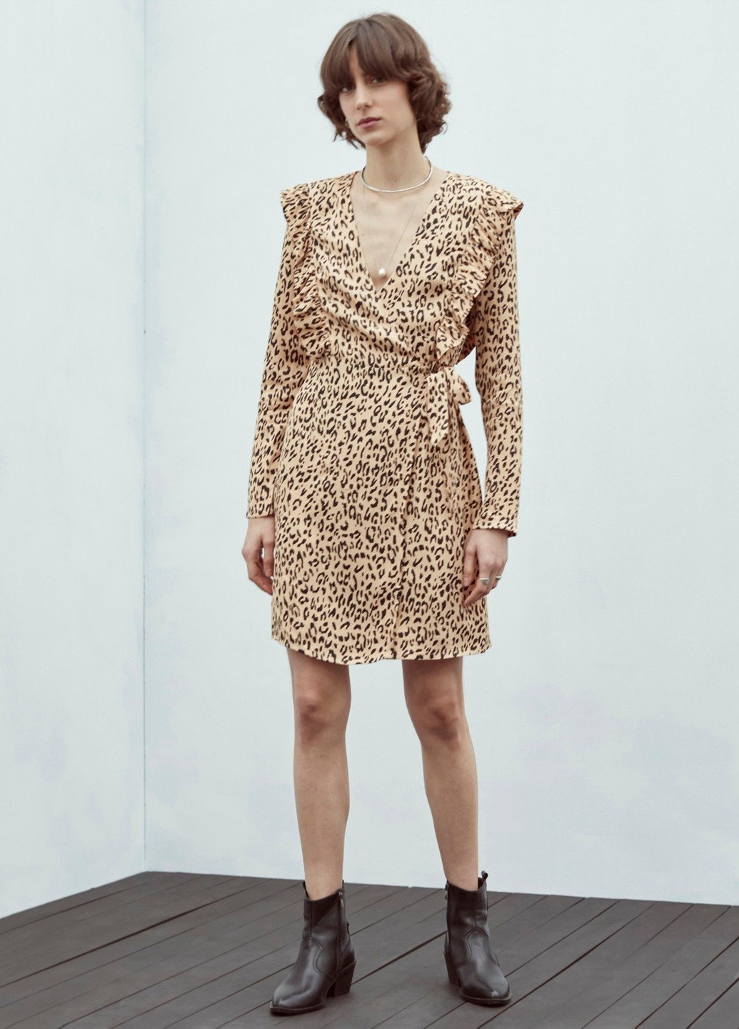 Бежевое кэжуал платье Mudo с животным (анималистичным) принтом
