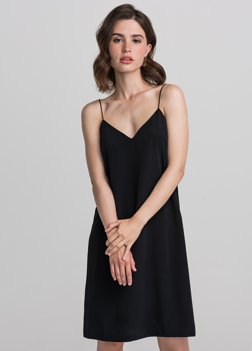 Черное кэжуал платье с открытыми плечами befree