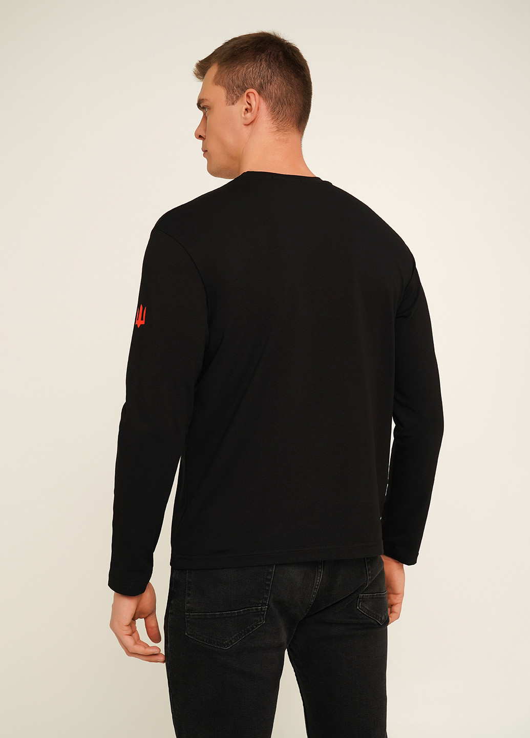 Черный демисезонный кэжуал лонгслив Kasta x ЄП с надписями