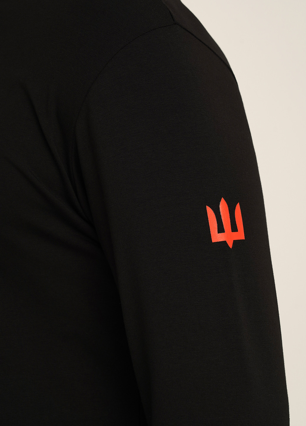 Черный демисезонный кэжуал лонгслив Kasta x ЄП с надписями